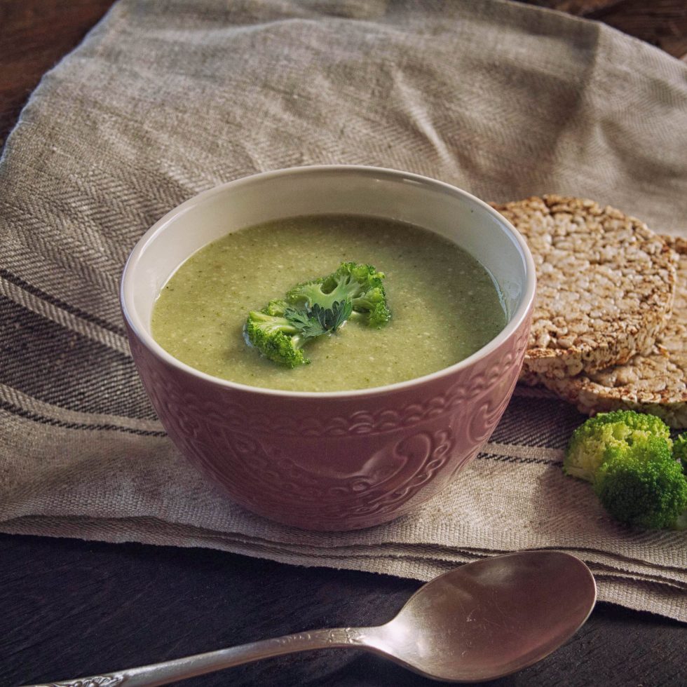 Крем-суп из брокколи с кешью