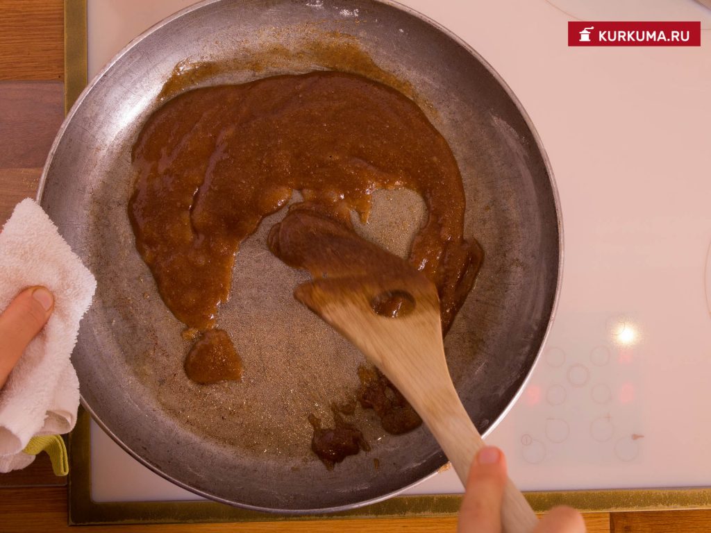 Грушевый кекс с карамелью