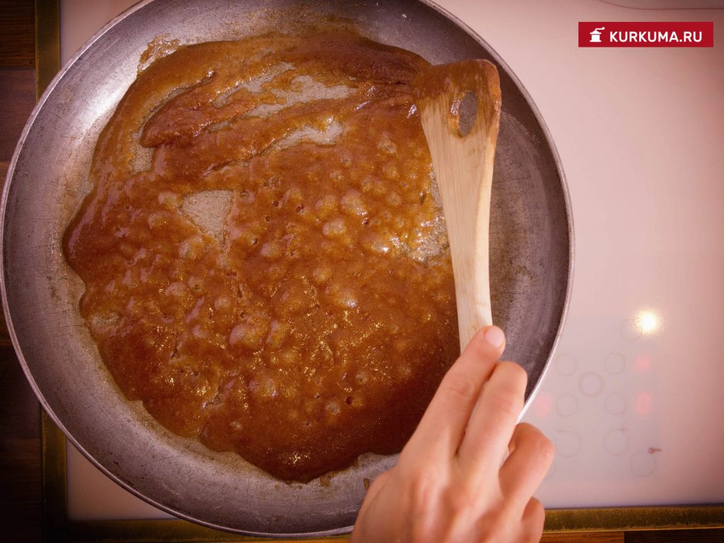 Грушевый кекс с карамелью