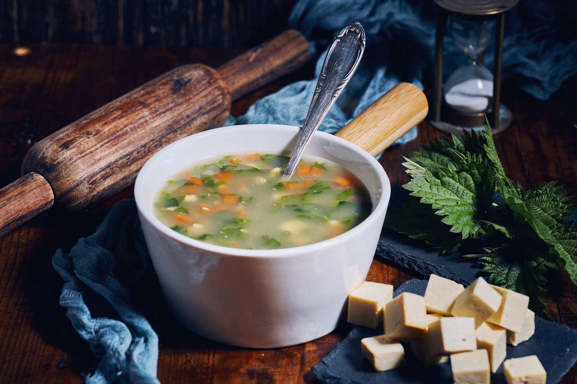 весенний суп с крапивой и снытью + тофу