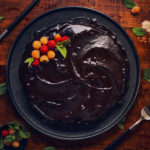 Crazy cake под шоколадной глазурью (Крейзи кейк) - веган