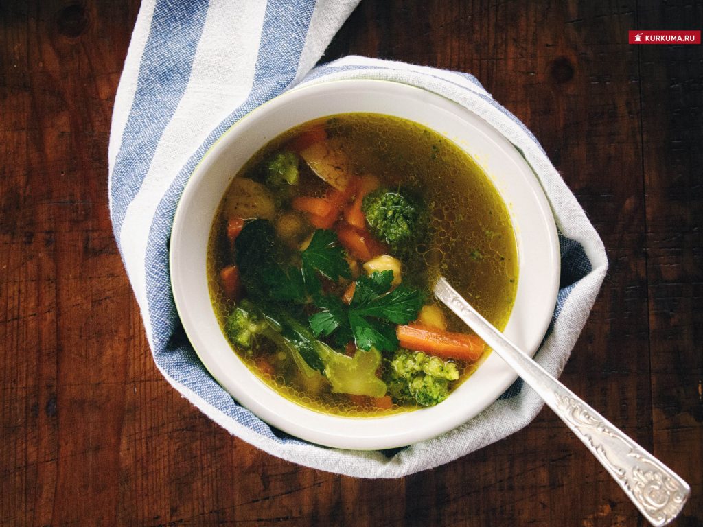 Овощной суп с брокколи и нутом